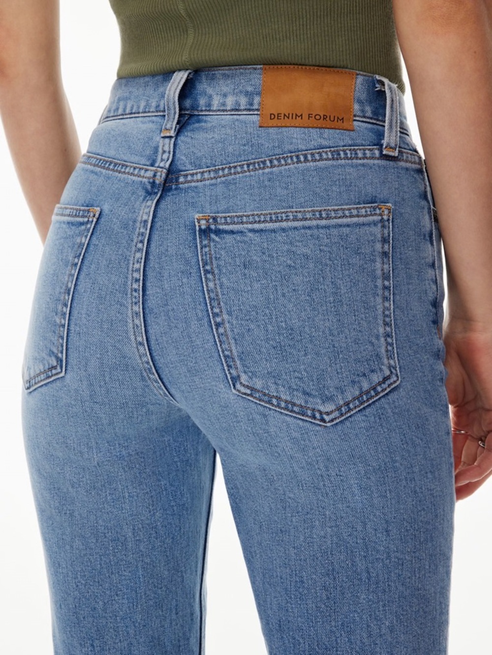 Aritzia Denim Forum the Arlo high rise straight 24 7 years picture this bleu